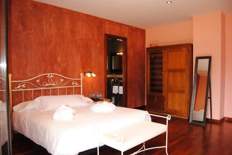 Hotel Dom contacts